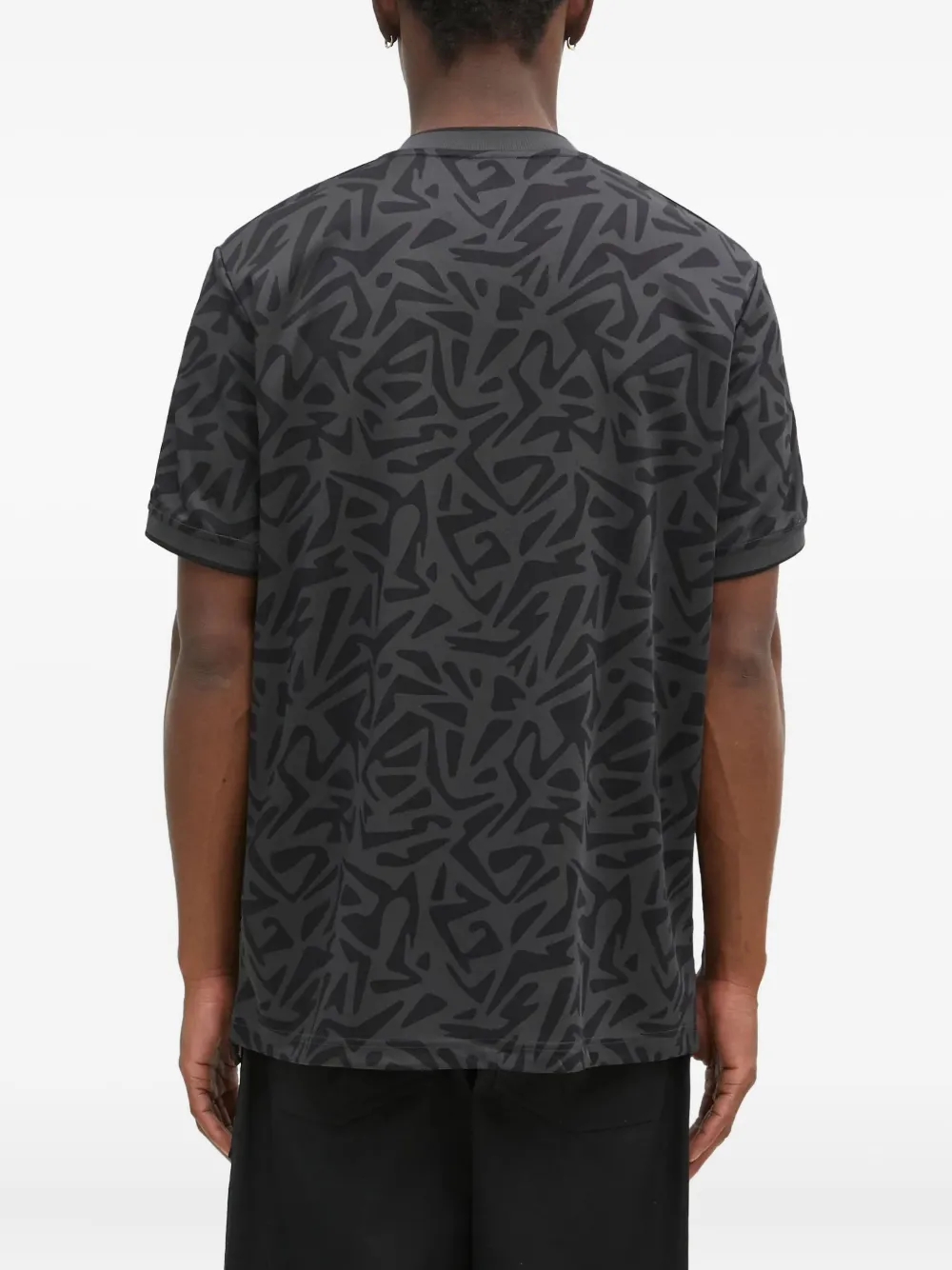 adidas T-shirt met abstracte print en V-hals Grijs