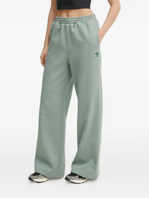 adidas トラックパンツ