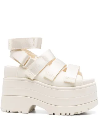 UGG 90mm Goldenrise Sandals | White | FARFETCH JO