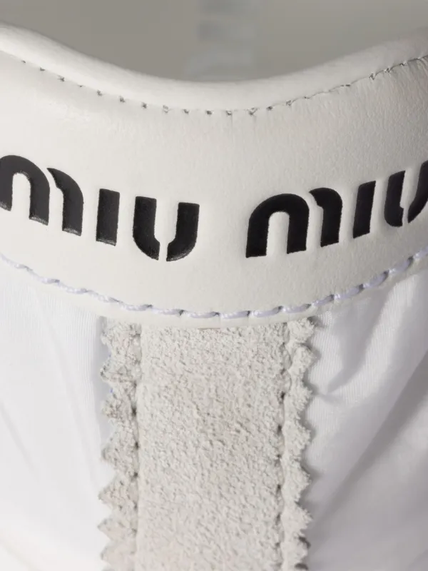 送料関税込♪雑誌掲載商品♪【Miu Miu】Plume Lace-Up Sneakers 25867282_55865877_600.jpg