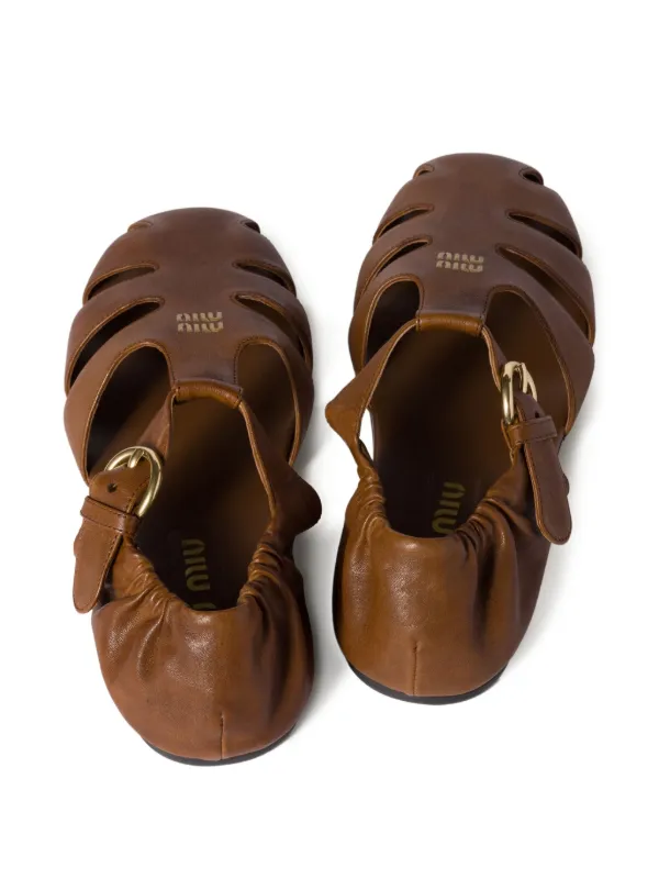 Miu Miu Ruches フィッシャーマンサンダル | ブラウン | FARFETCH JP