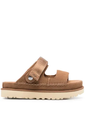 UGG タッチストラップ スエードサンダル | ブラウン | FARFETCH JP
