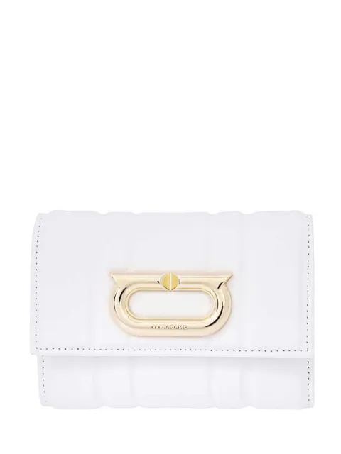 Ferragamo cartera con compartimentos y cierre