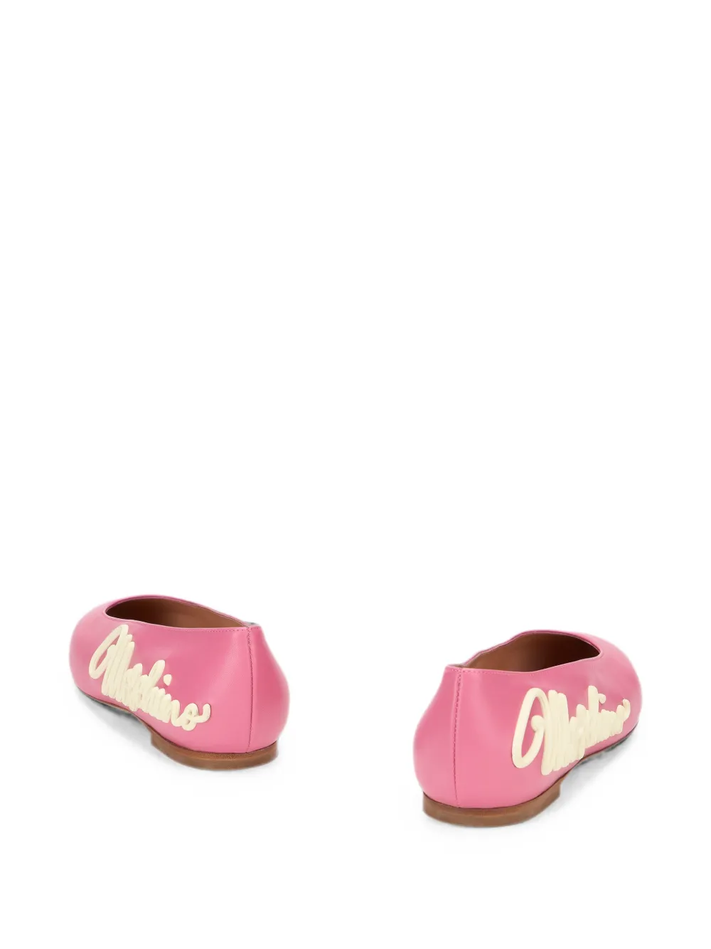 Moschino logo-patch pointed-toe ballet flats Roze