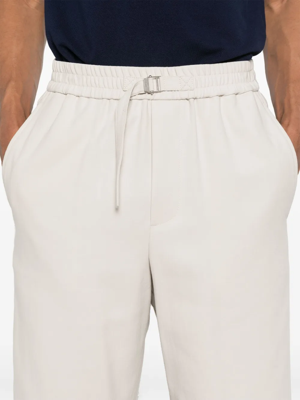 AMI Paris Shorts met logoplakkaat Beige