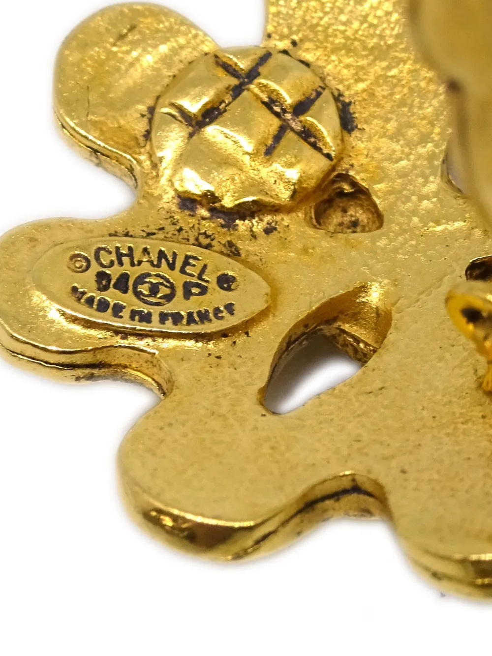 Pre-owned Chanel 1994 Cc Floral Clip-on Earrings In Gold