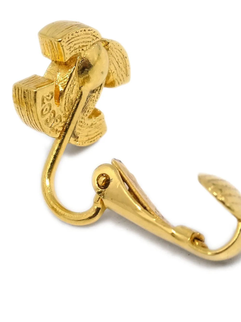 Pre-owned Chanel 1990-2000s Cc Clip-on Earrings In Gold