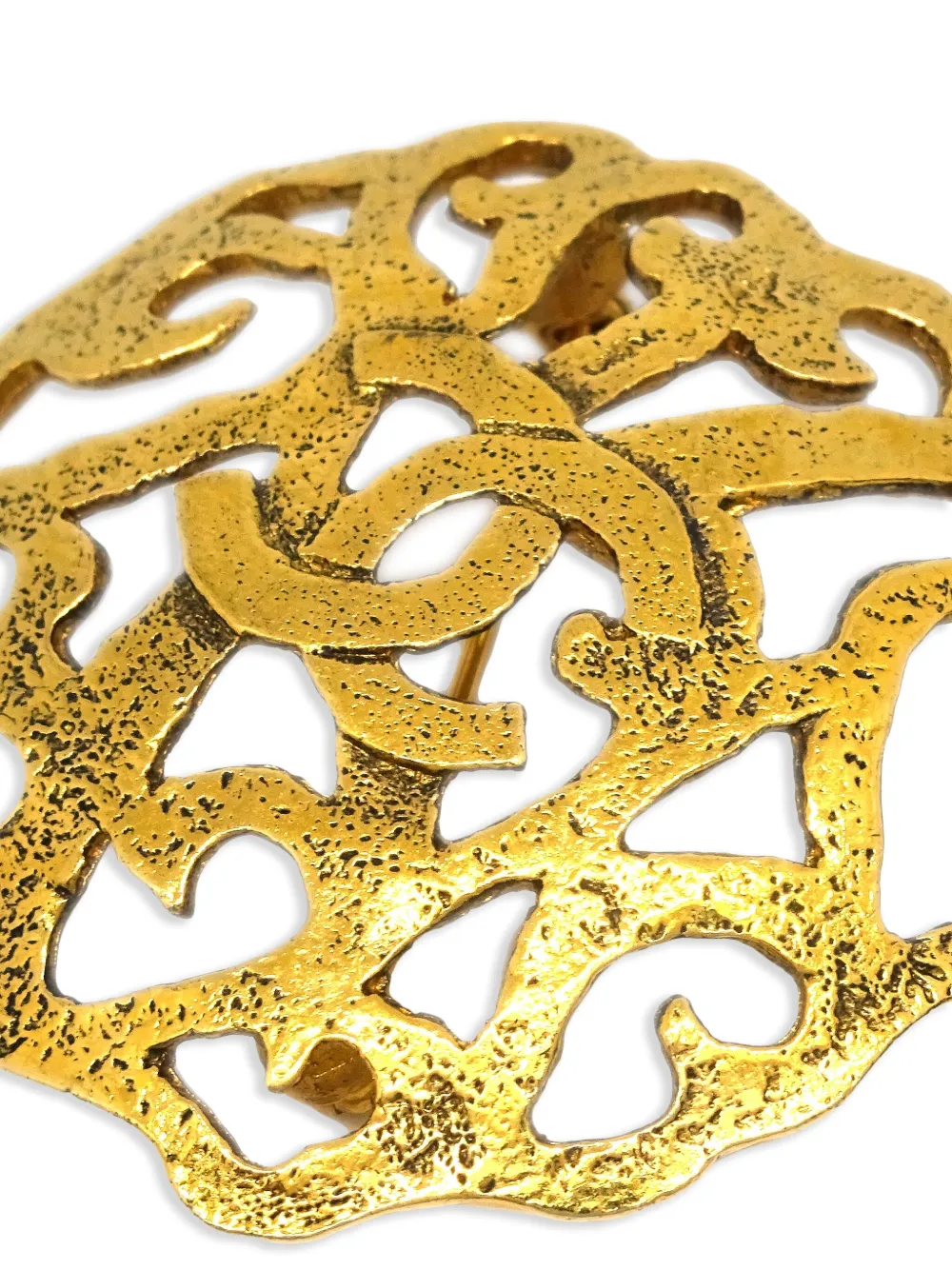 Pre-owned Chanel 1990-2000s Medallion Brooch In Gold