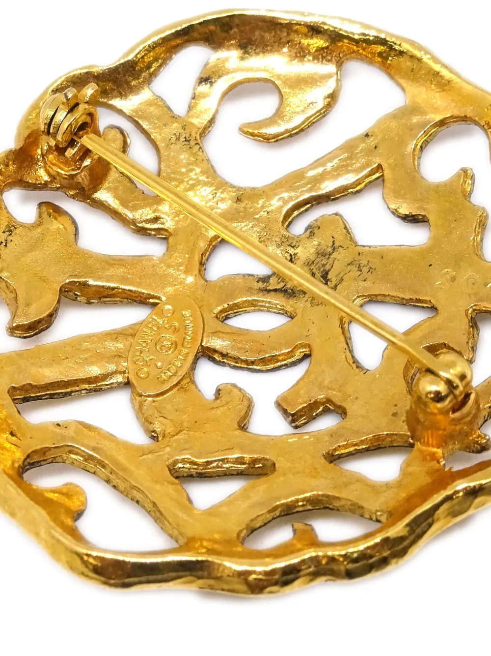 Pre-owned Chanel 1990-2000s Medallion Brooch In Gold