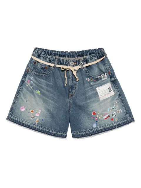 Maison MIHARA YASUHIRO shorts de mezclilla con detalle de parche