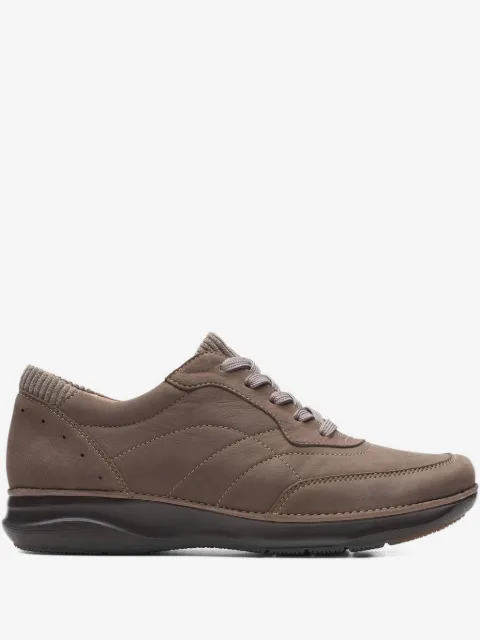 Clarks Appley lace-up leather sneakers