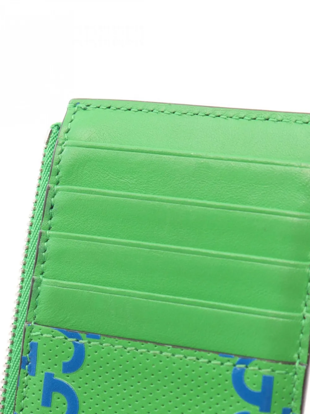 Pre-owned Gucci 2000s Gg Embossed Coin Purse In Green