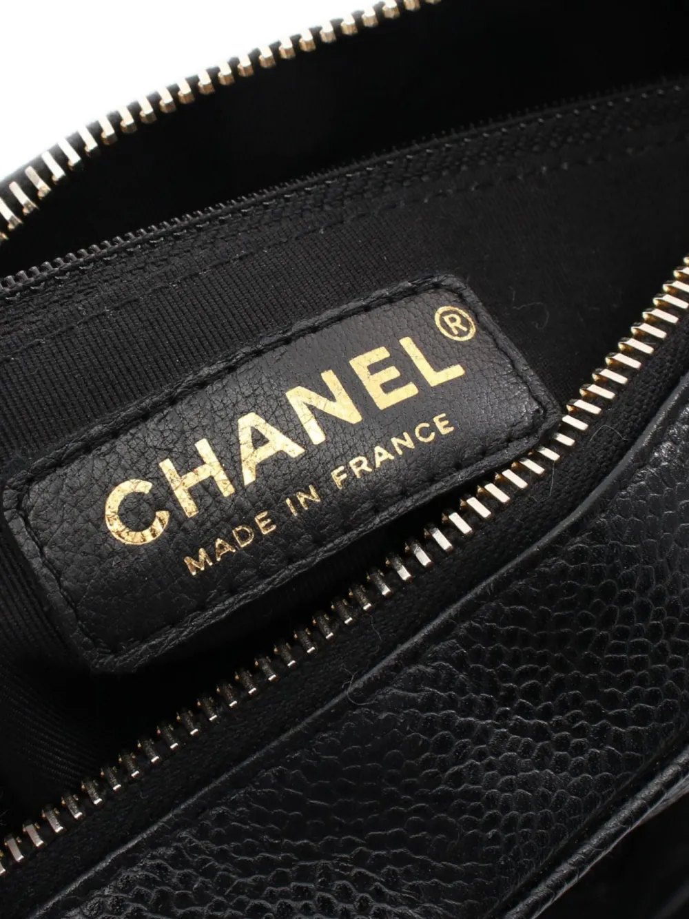 CHANEL 2004-2005 MATELASSÉ SHOULDER BAG