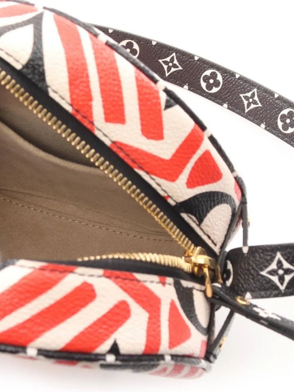 Pre-owned Louis Vuitton 2020 Giant Crafty Boite Chapeau Souple Shoulder Bag In Red