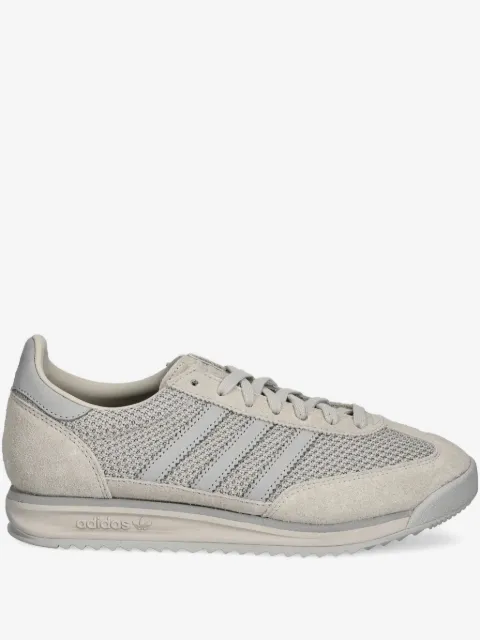 adidas Tênis com mesh e listras triplas