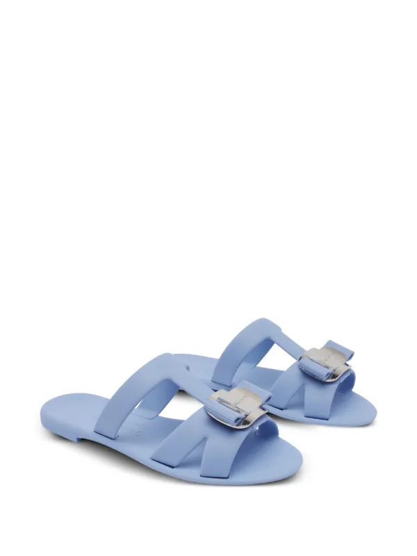 【送料&関税込】Ferragamo New Vara Slide Sandals Ferragamo New Vara Plate Slides | Silver | FARFETCH