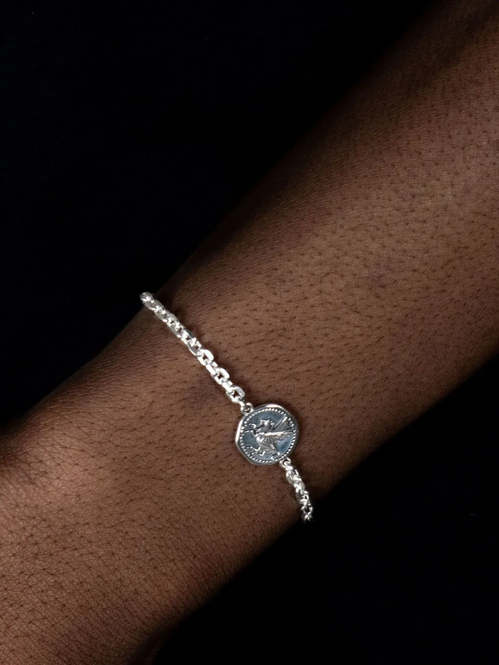 DOWER AND HALL Pegasus-motif bracelet | Image 2