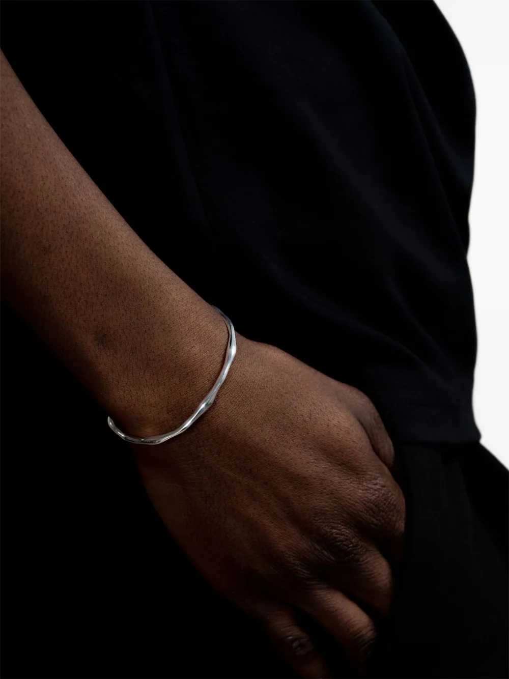 DOWER AND HALL twisted cuff bracelet | Image 2