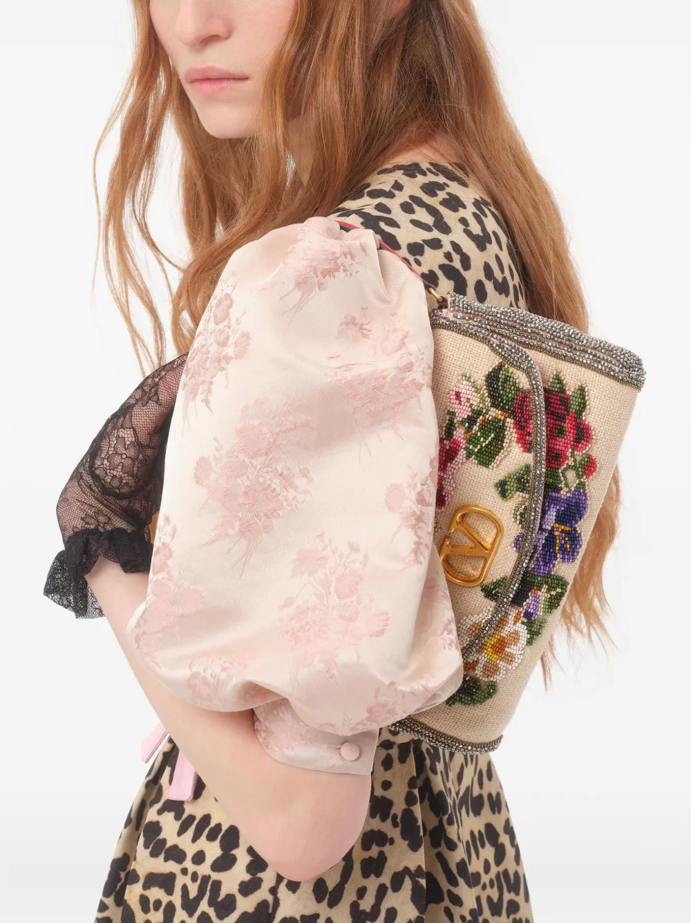 Valentino Garavani Kleine Vain Soft schoudertas met borduurwerk Beige