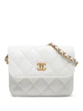 CHANEL Pre-Owned 2021-2022 small Matelasse handbag - White