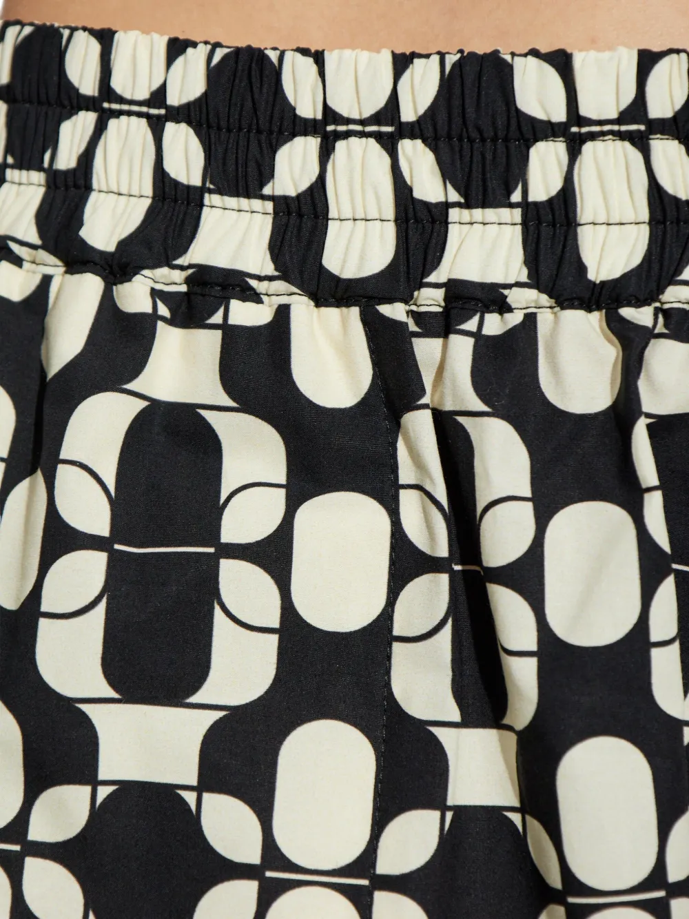 Moncler Shorts met geometrisch patroon Wit