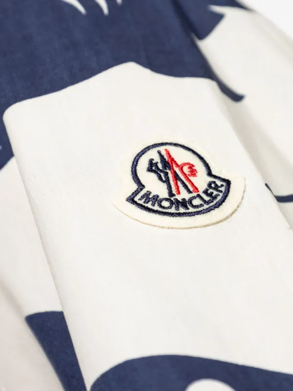 追跡送料込 MONCLER シャーク ロゴモチーフ Tシャツ Moncler シャークプリント Tシャツ | ブルー | FARFETCH JP