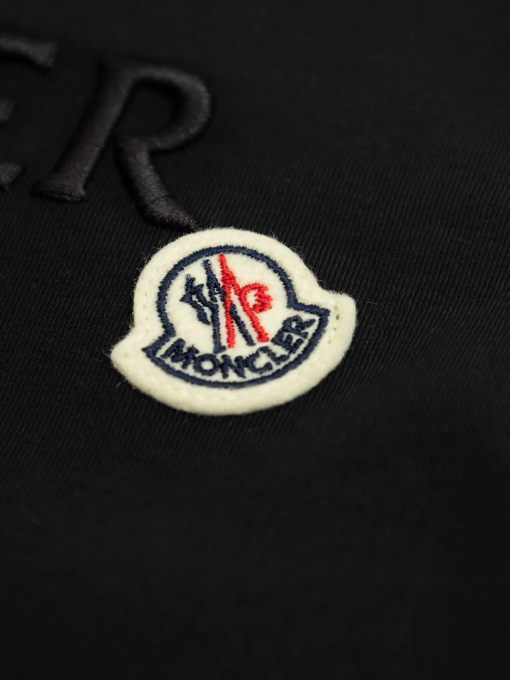 Moncler Enfant Katoenen T-shirt met logopatch Zwart