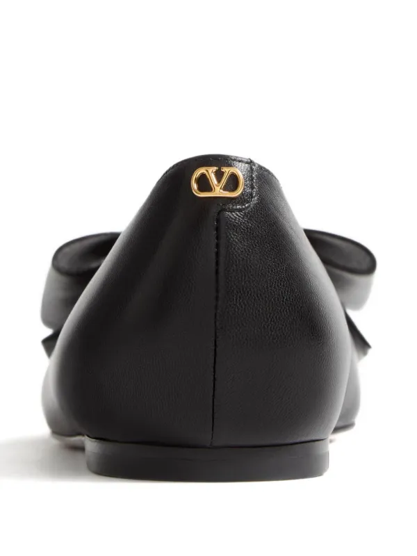 Valentino Garavani ボウワウ フラットシューズ | ブラック | FARFETCH JP