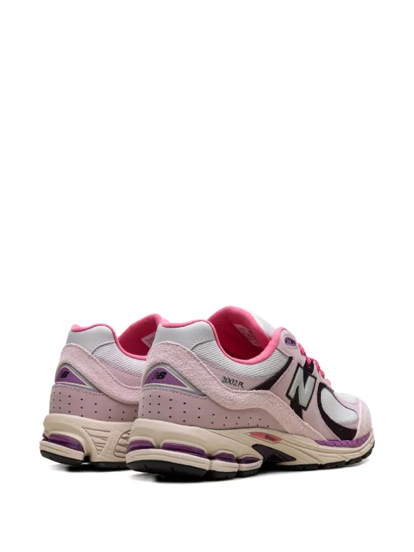 New Balance 2002R スエードスニーカー | ピンク | FARFETCH JP