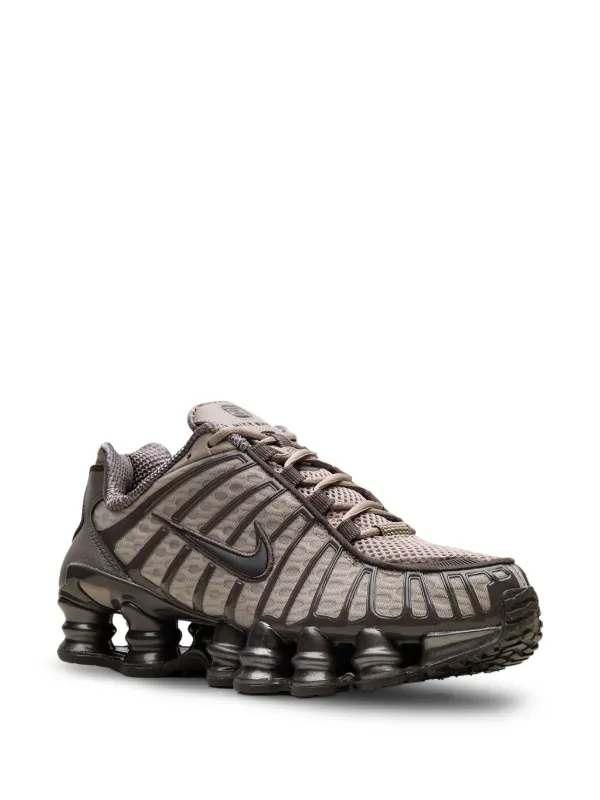 Nike Shox TL “Khaki” スニーカー | ブラウン | FARFETCH JP