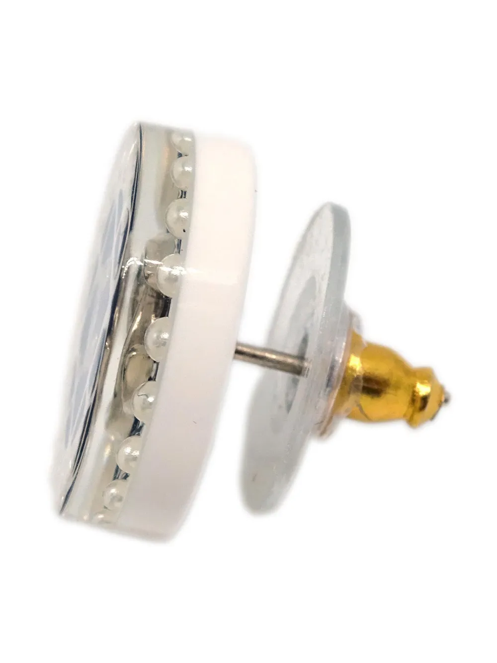 Pre-owned Chanel 2019 Cc Stud Earrings In White