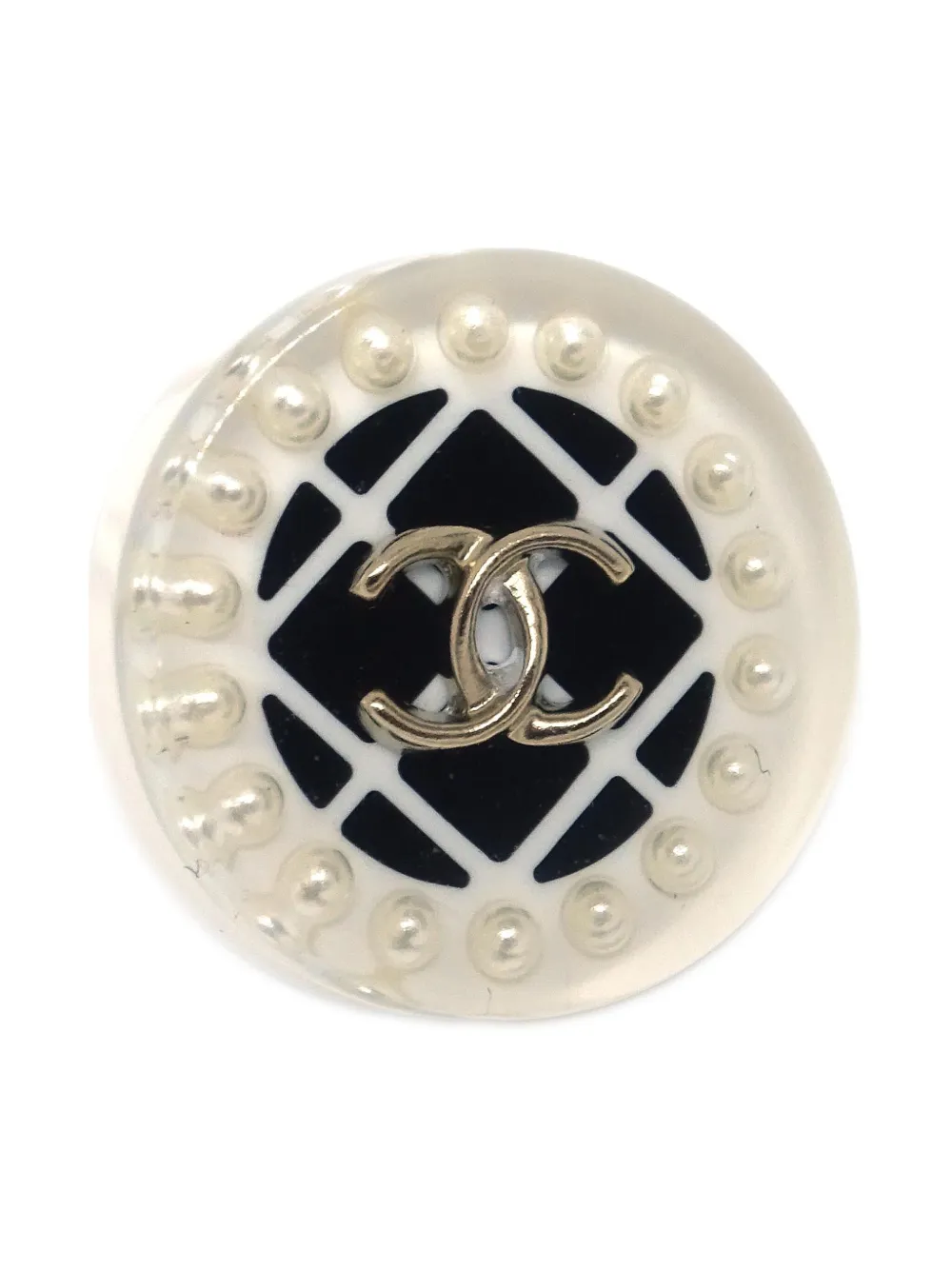 Pre-owned Chanel 2019 Cc Stud Earrings In White