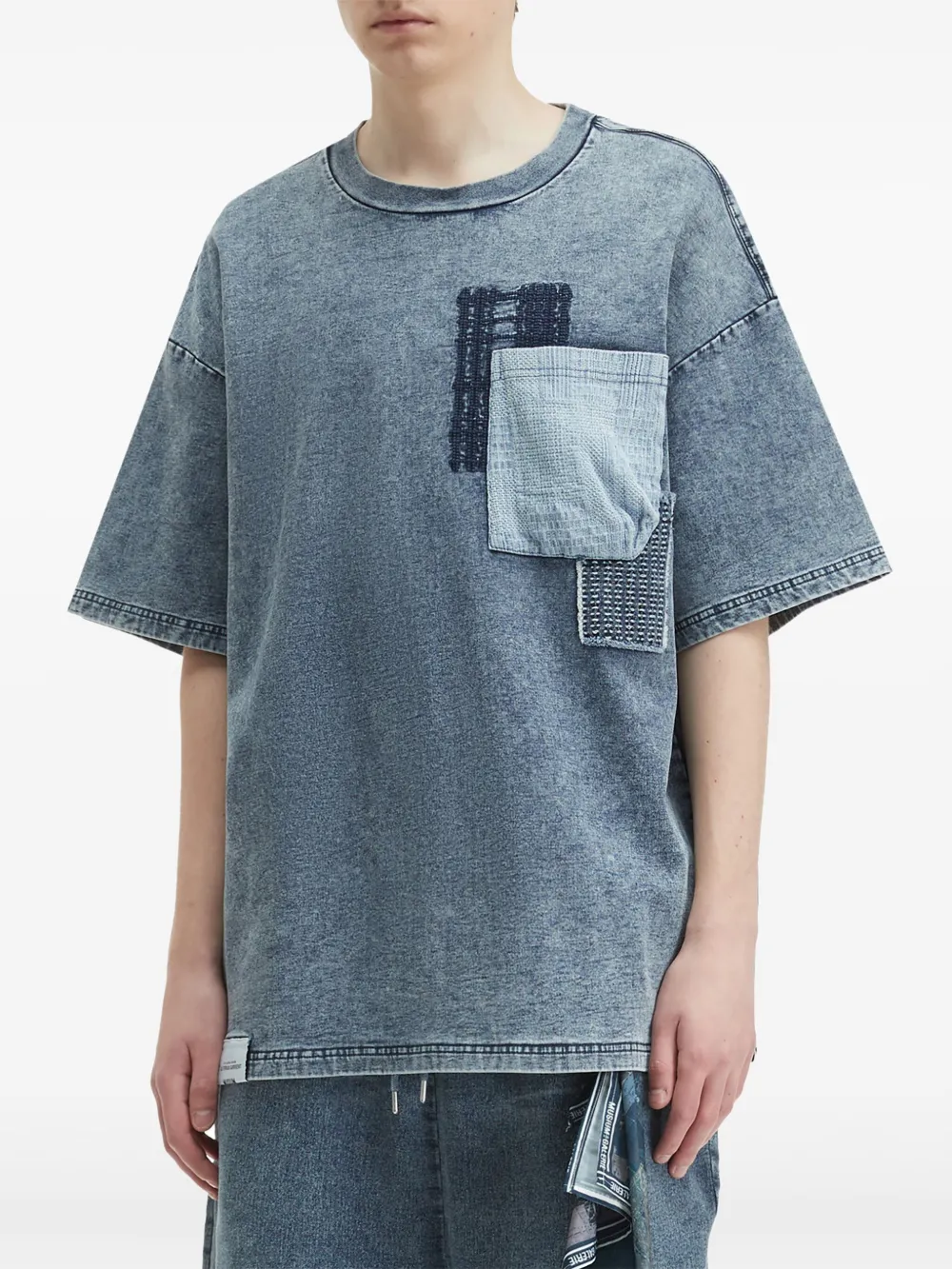 Musium Div. Denim T-shirt met klepzak Blauw