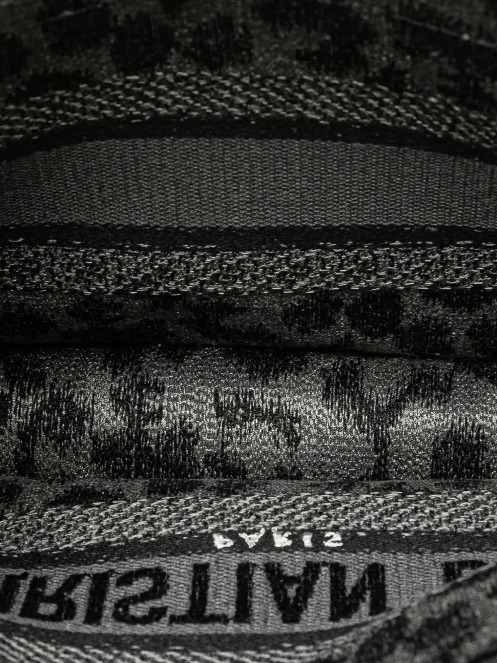 29494754_58412803_1000.jpg