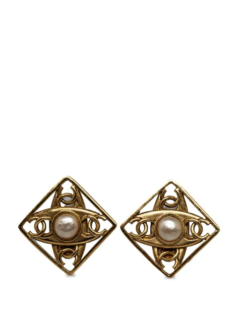CHANEL Pre-Owned 1980-1990 CC Faux Pearl Clip On Earrings costume earrings