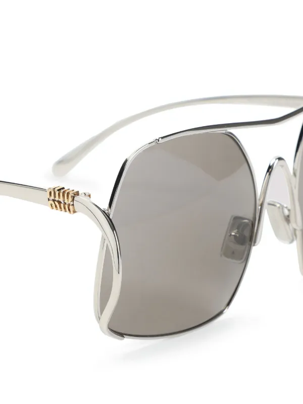 Miu Miu Eyewear ロゴ サングラス | グレー | FARFETCH JP