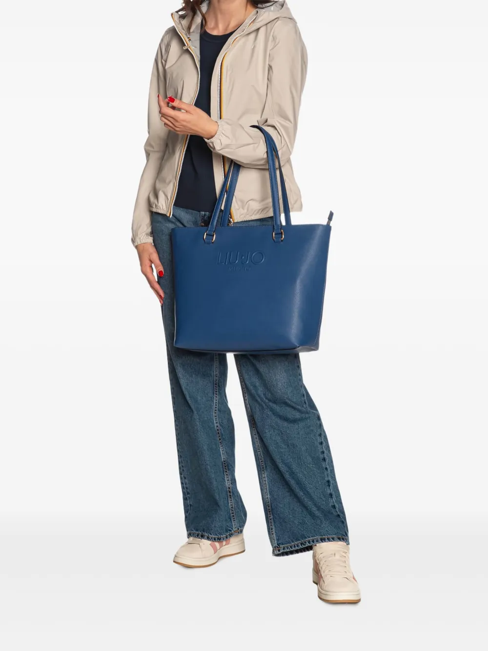 LIU JO embossed-logo tote bag | Image 2