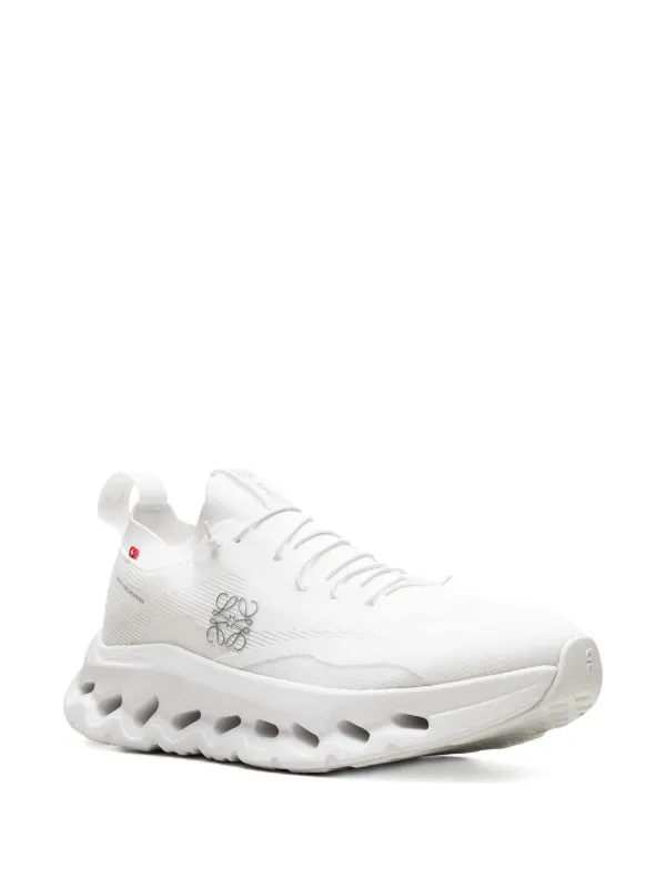On x Loewe Cloudtilt “All White” スニーカー | ホワイト | FARFETCH JP