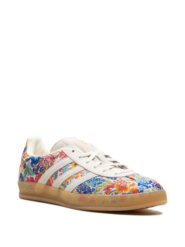 Adidas x Liberty London フローラル スニーカー | ブルー | FARFETCH JP