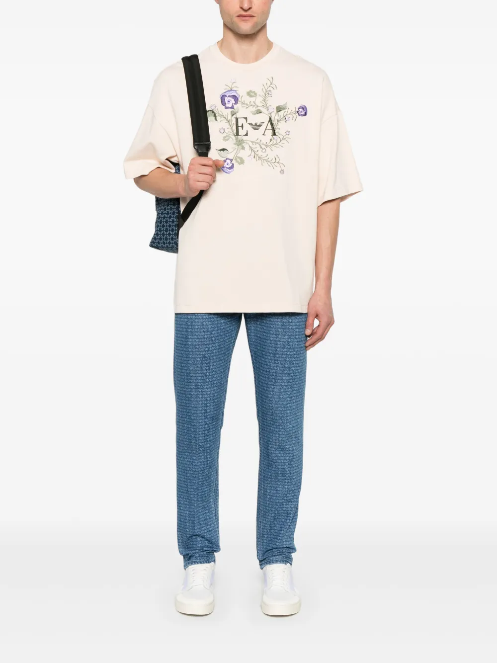 Emporio Armani T-shirt met geborduurd logo - Beige
