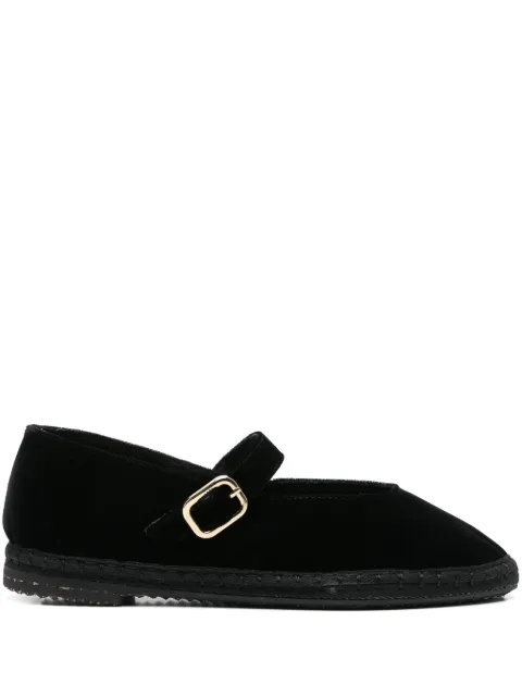Manebi flats Studio Ella de MANEBI x Alex Rivière