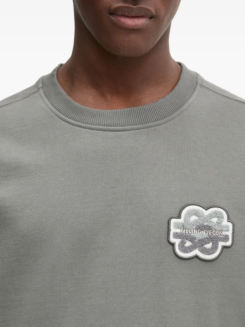Filling Pieces embroidered-patch sweatshirt Grijs