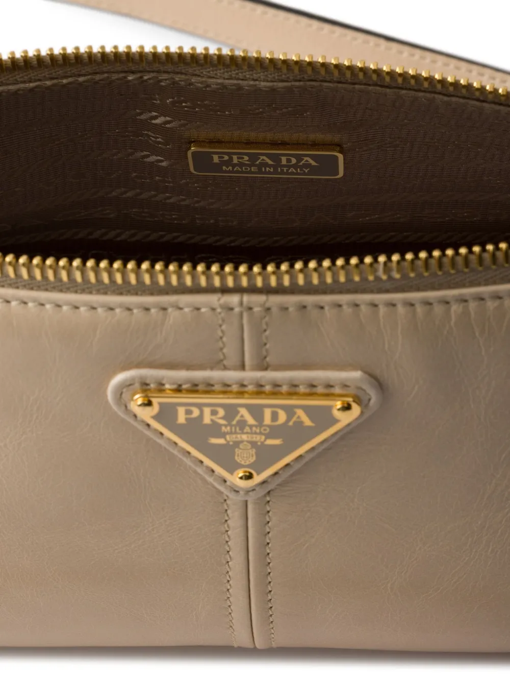 Prada プラダ Re-Edition 2002 ショルダーバッグ M Prada Re-Edition 2002 ショルダーバッグ M | ニュートラル