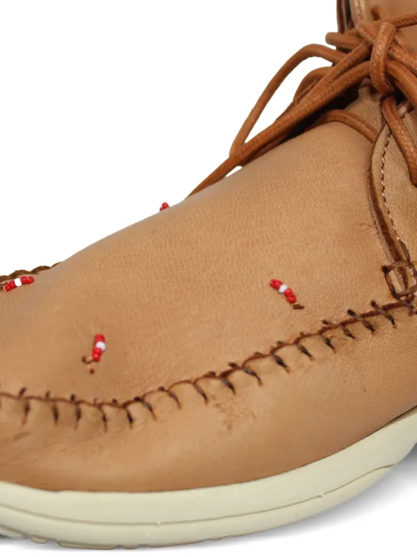Visvim FBT ビーズ モカシンブーツ | ブラウン | FARFETCH JP
