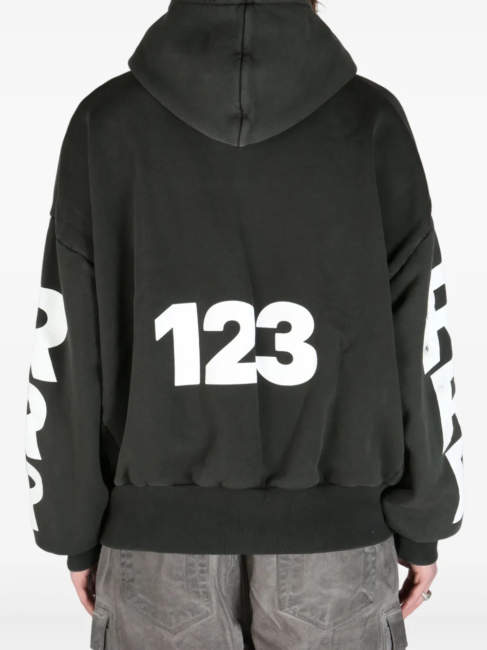 RRR123 ロゴ パーカー | ブラック | FARFETCH JP