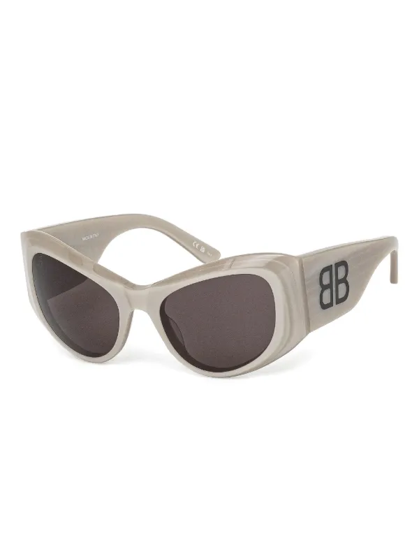 BALENCIAGA キャットアイサングラス Balenciaga Eyewear キャットアイ サングラス | グレー | FARFETCH JP