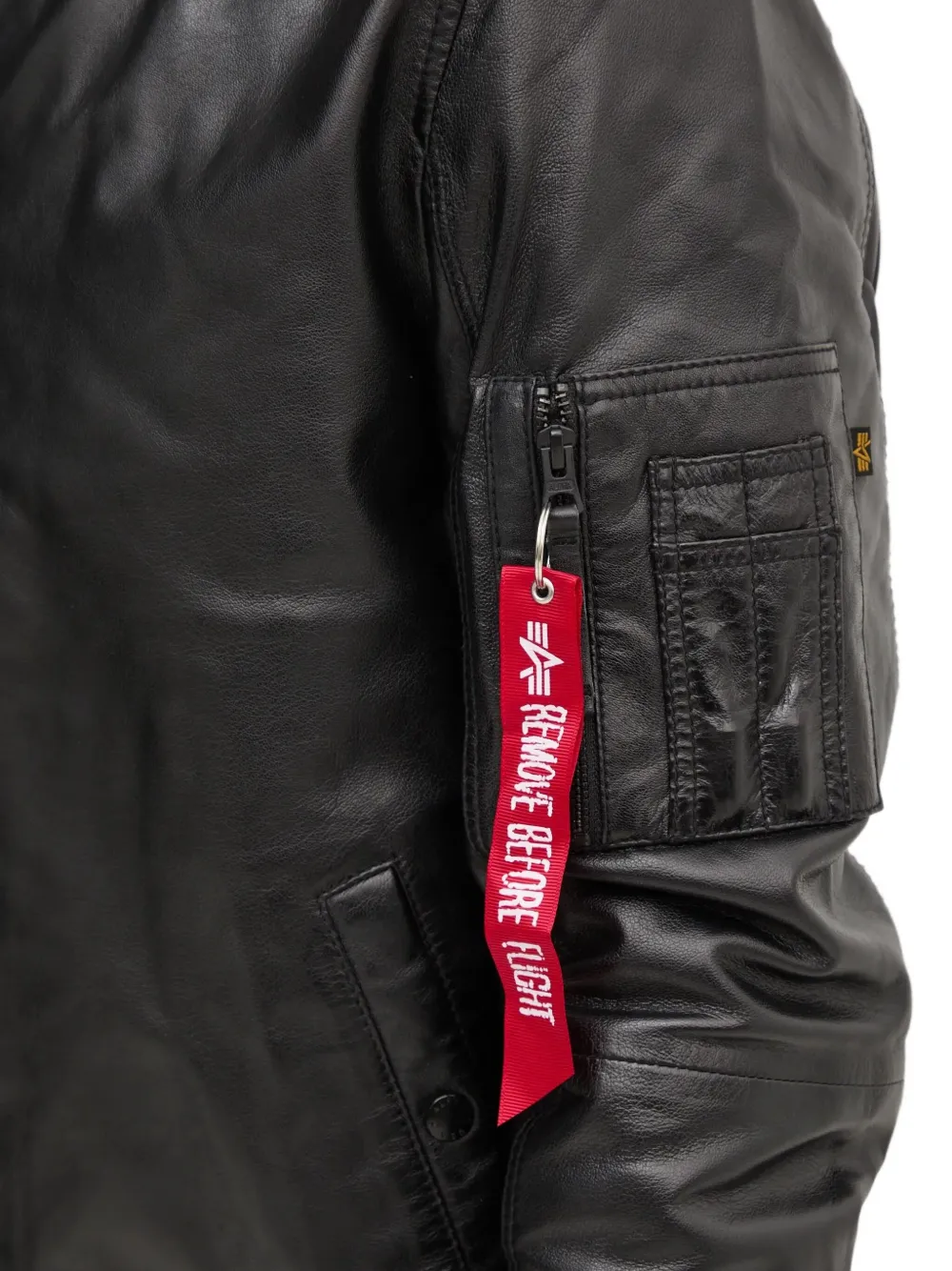 Alpha Industries Bomberjack met ritszak Zwart