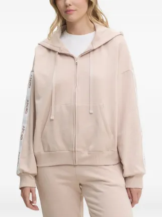 DKNY