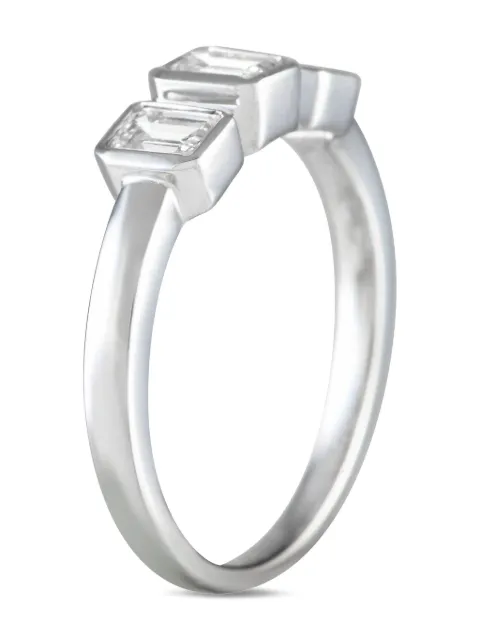 LB Exclusive 18K white gold diamond ring