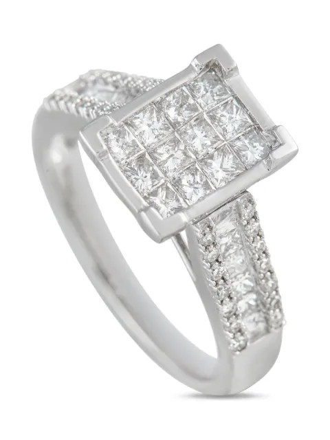LB Exclusive 14kt white gold diamond ring